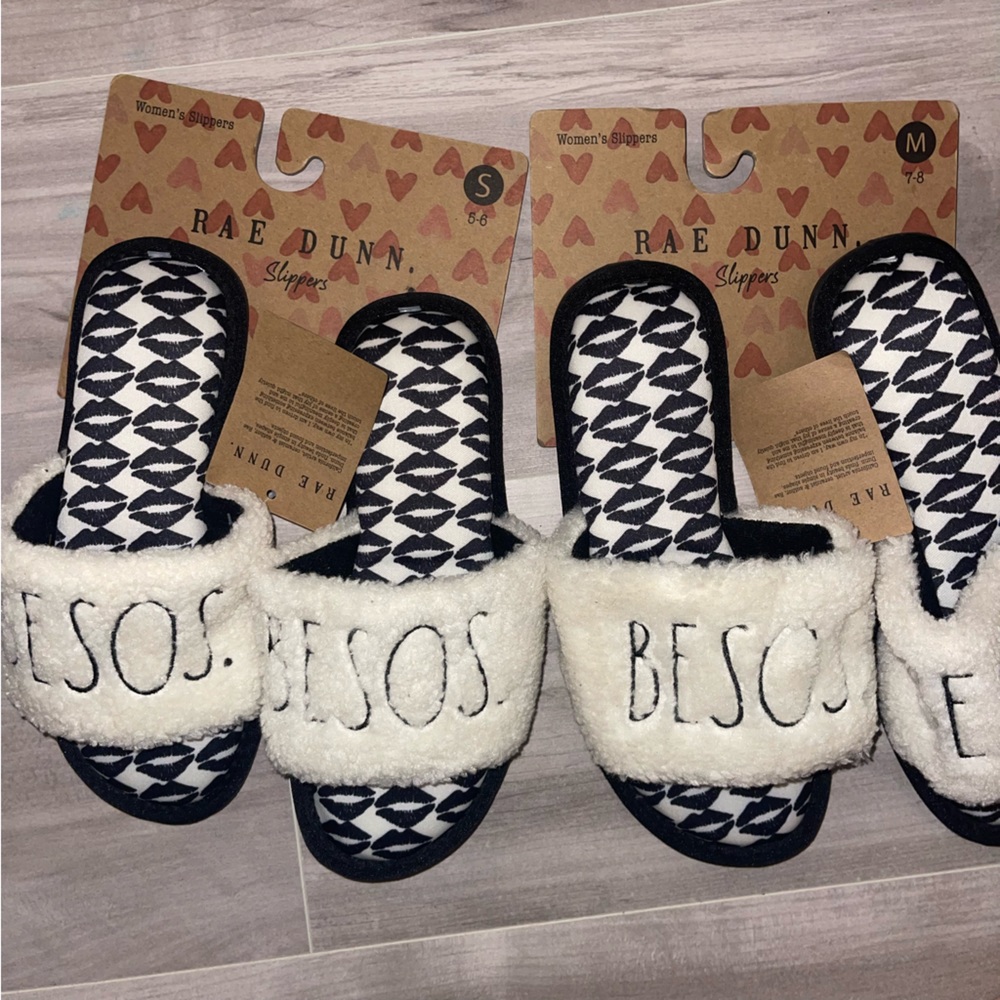 Rae Dunn Besos (Kiss) slippers